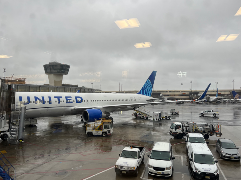 United Airlines 767-300 N643UA at Newark Liberty International Airport