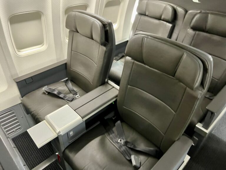 American Airlines Boeing 737-800 Business Class Seats