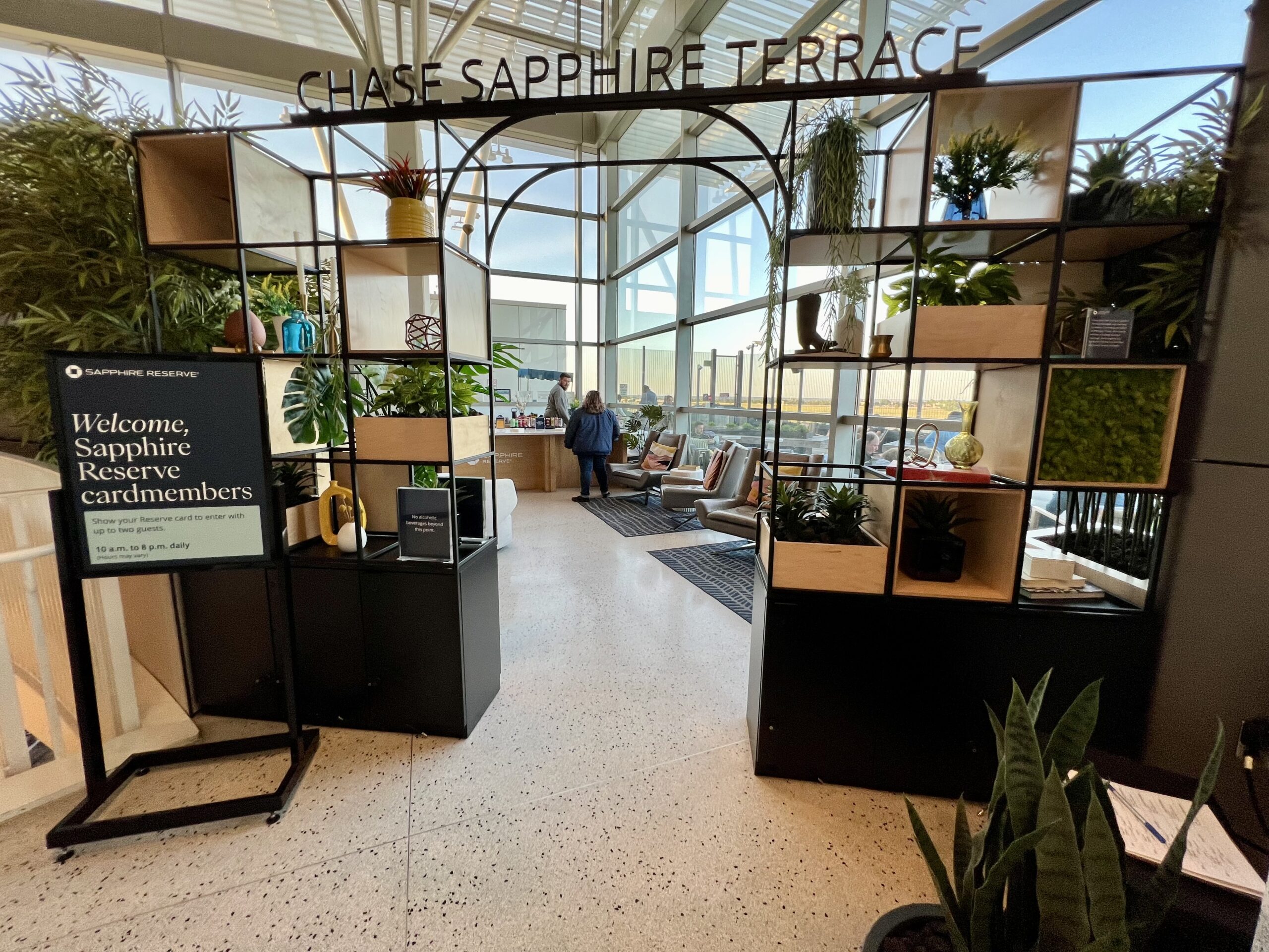 Review: Chase Sapphire Terrace Austin (AUS) - ATX Jetsetter