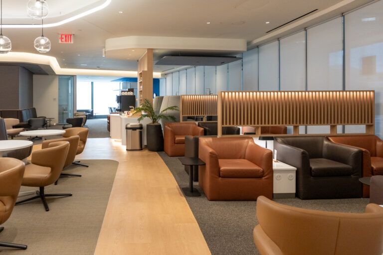 Lufthansa Airlines has just opened its newest Lufthansa Lounge in Terminal B at Newark Liberty International Airport (EWR).