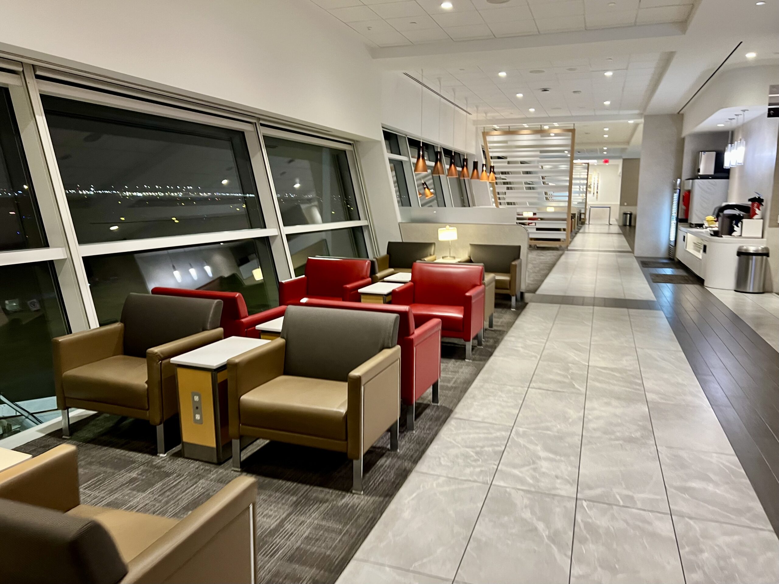 Review: American Airlines Flagship Lounge Dallas/Ft.Worth (DFW) - ATX Jetsetter