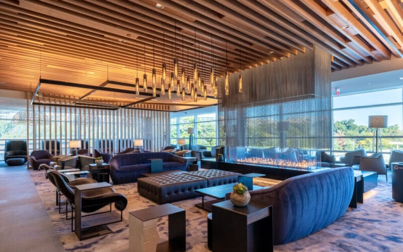 Guide to American Airlines Admirals Club Access