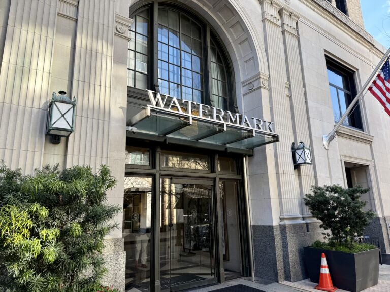 Watermark Baton Rouge Entrance