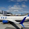 United Airlines Boeing 737 at SFO