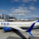 United Airlines Boeing 737 at SFO