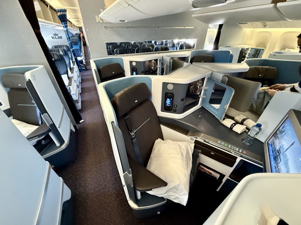 Boeing 777-200 Archives - ATX Jetsetter