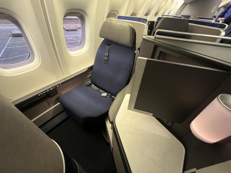 United Airlines is preparing to unveil a new Polaris Business Class seat which will be installed on its Boeing 787-9 aircraft.