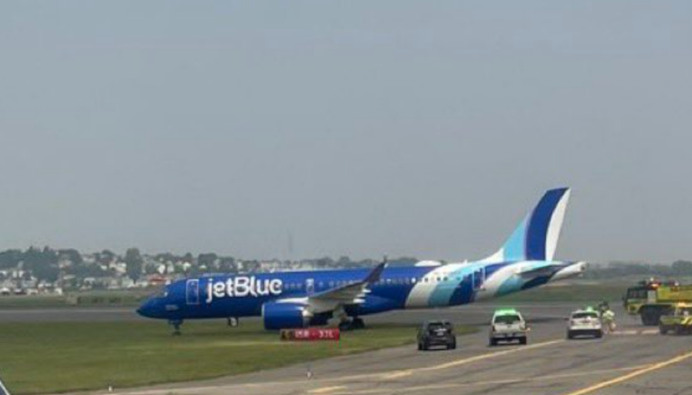 A JetBlue Airbus A220-300 slid off of the runway after landing at Boston Logan International Airport (BOS) earlier today.