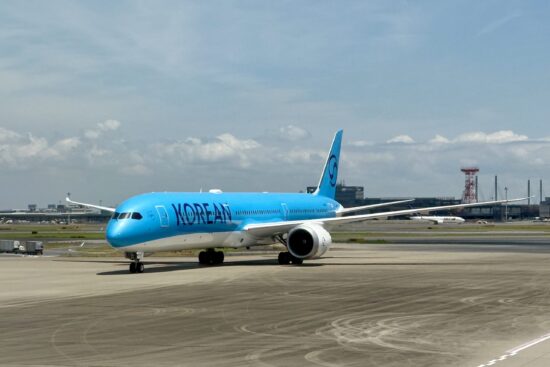 Korean Air Boeing 787 at Tokyo Haneda Airport