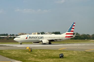 American Airlines Boeing 737-800 at LaGuardia Airport