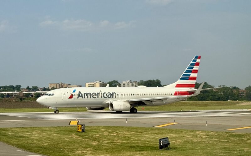 American Airlines Boeing 737-800 at LaGuardia Airport