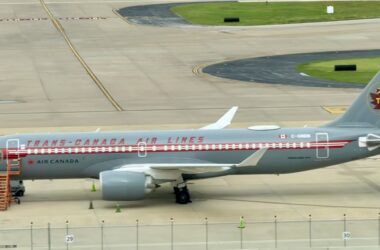 Air Canada A220-200 Retro Jet