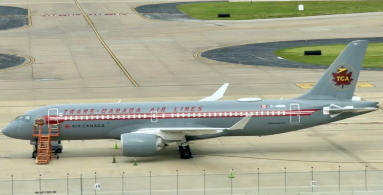 Air Canada A220-200 Retro Jet
