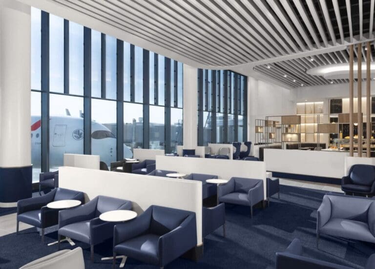 Air France has opened a beautiful new lounge space in Terminal 5 at Chicago O'Hare International Airport which is also part of Priority Pass.